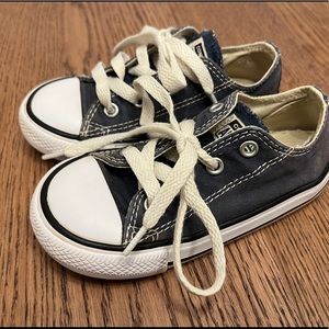 Converse Toddler Size 8 Navy Blue